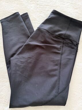 Old Navy Powersoft Black High Waist 3/4 length Side Pocket Leggings size Large